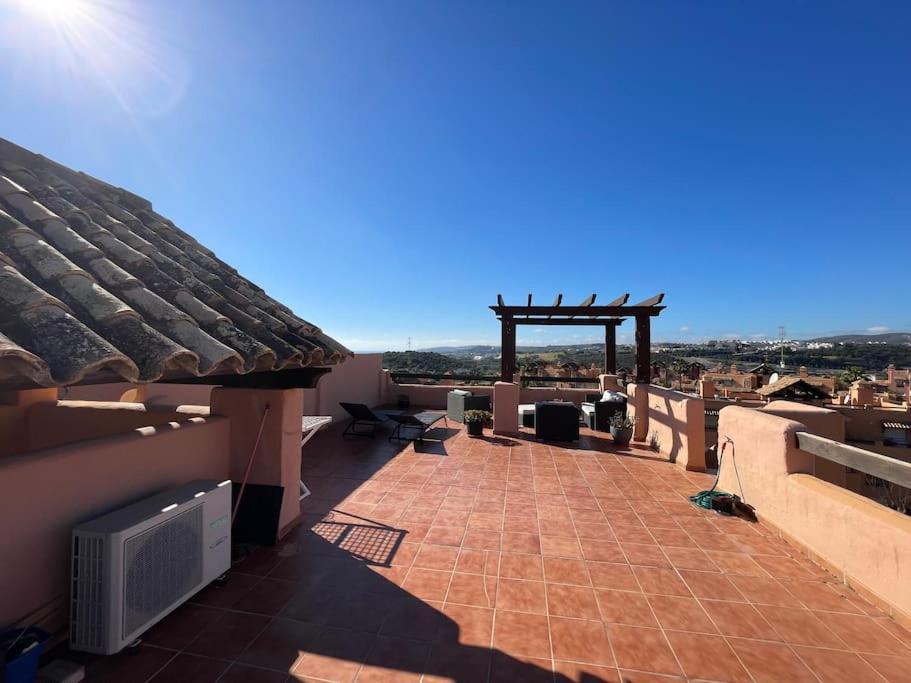 Schoenes Penthouse Mit Meerblick Pura Vida Bahía de Casares Exterior foto