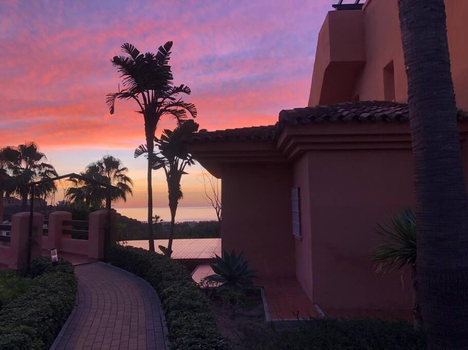 Schoenes Penthouse Mit Meerblick Pura Vida Bahía de Casares Exterior foto